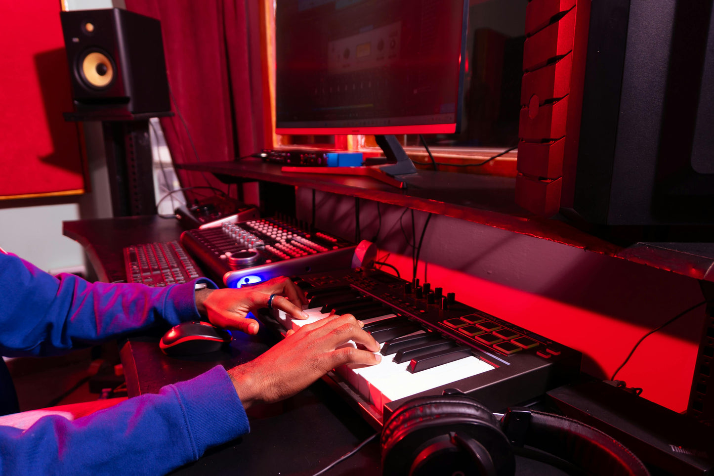 ¿Por qué tus pistas suenan "amateur"? (Y cómo arreglarlo en 2026)